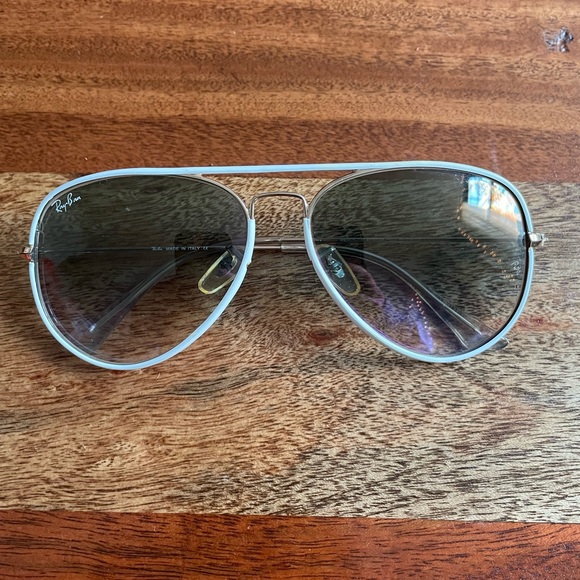 Ray Bans - Picture 1 of 3